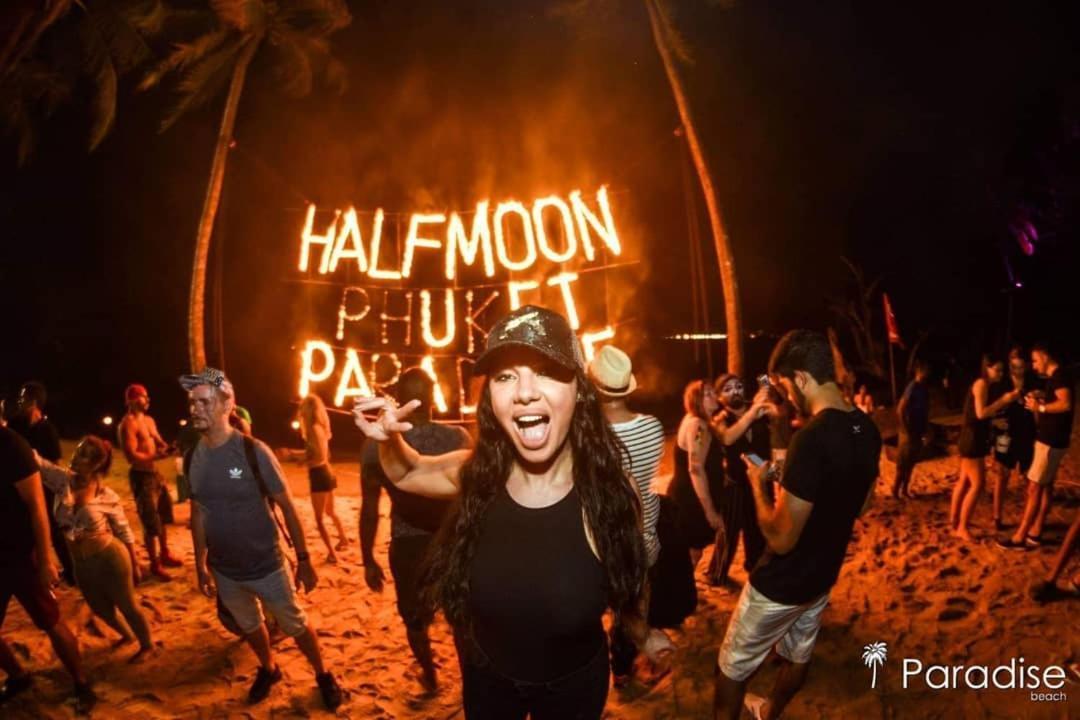 Paradise Beach Backpackers Hostel Patong Bagian luar foto